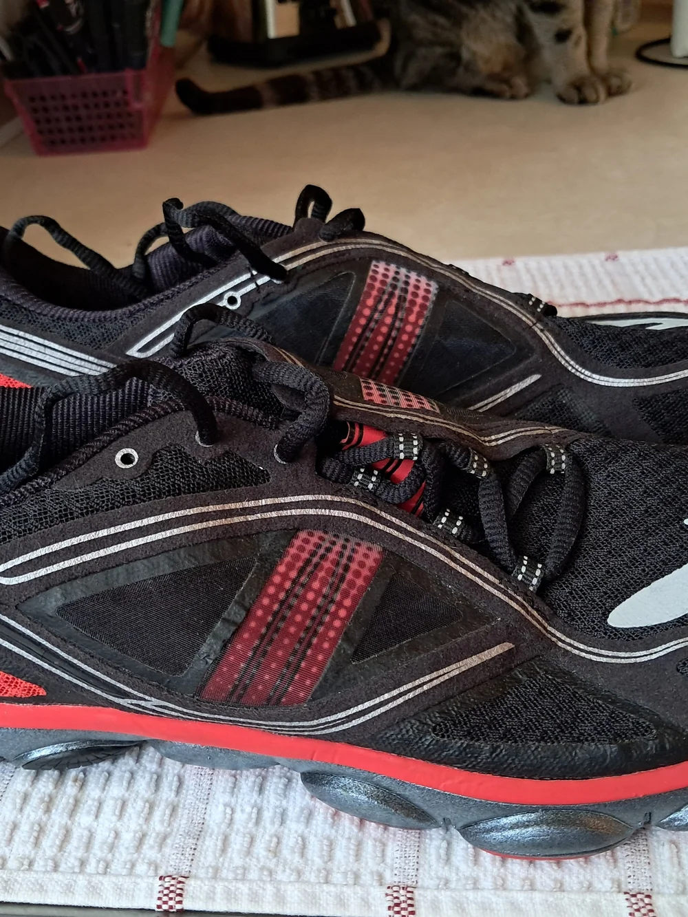 Brooks PureFlow 3 Mens Running Shoes Size 9.5 Black Red Minimalist 1101621D569